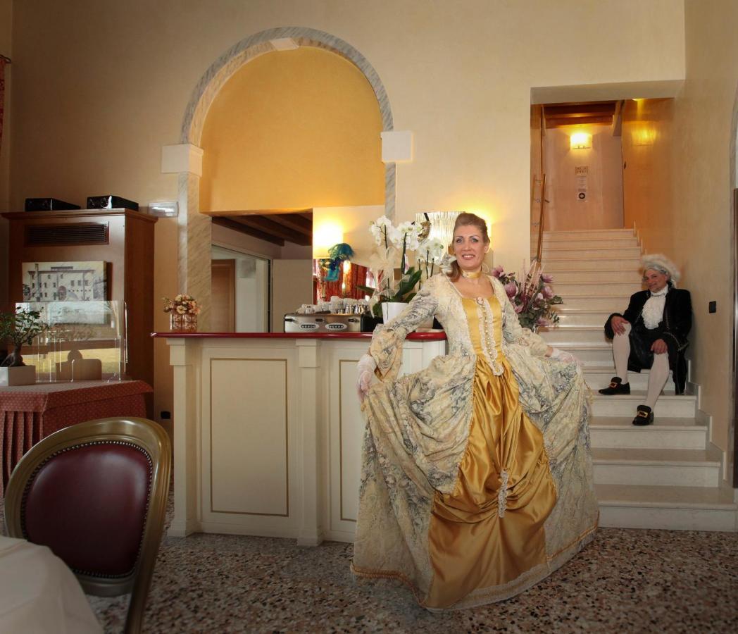 Albergo Antica Corte Marchesini Campagna Lupia Exteriör bild