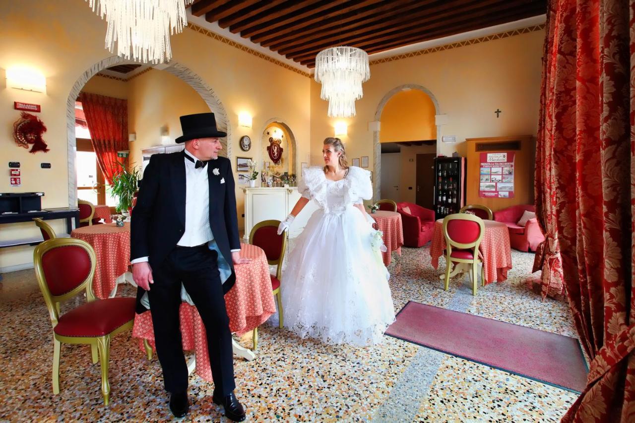 Albergo Antica Corte Marchesini Campagna Lupia Exteriör bild