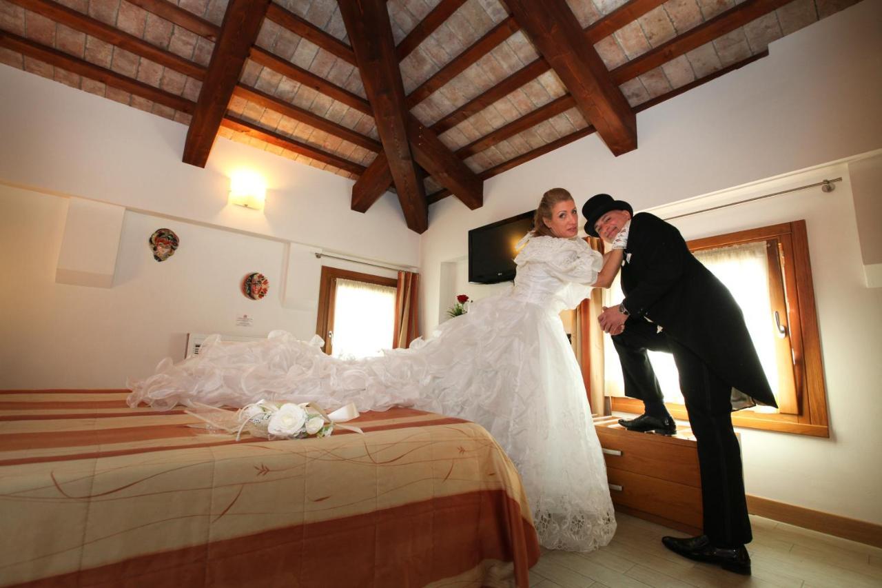Albergo Antica Corte Marchesini Campagna Lupia Exteriör bild
