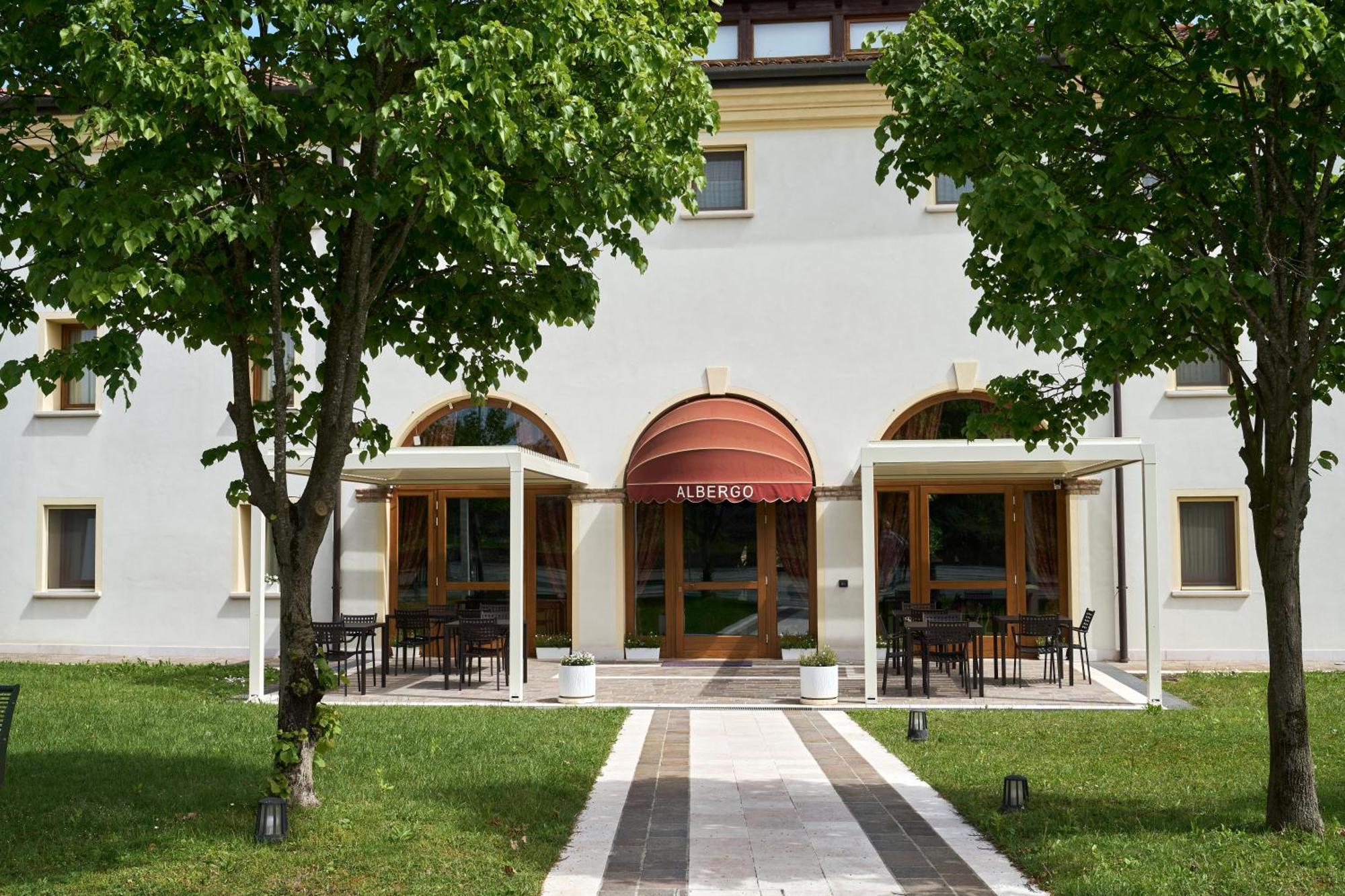 Albergo Antica Corte Marchesini Campagna Lupia Exteriör bild