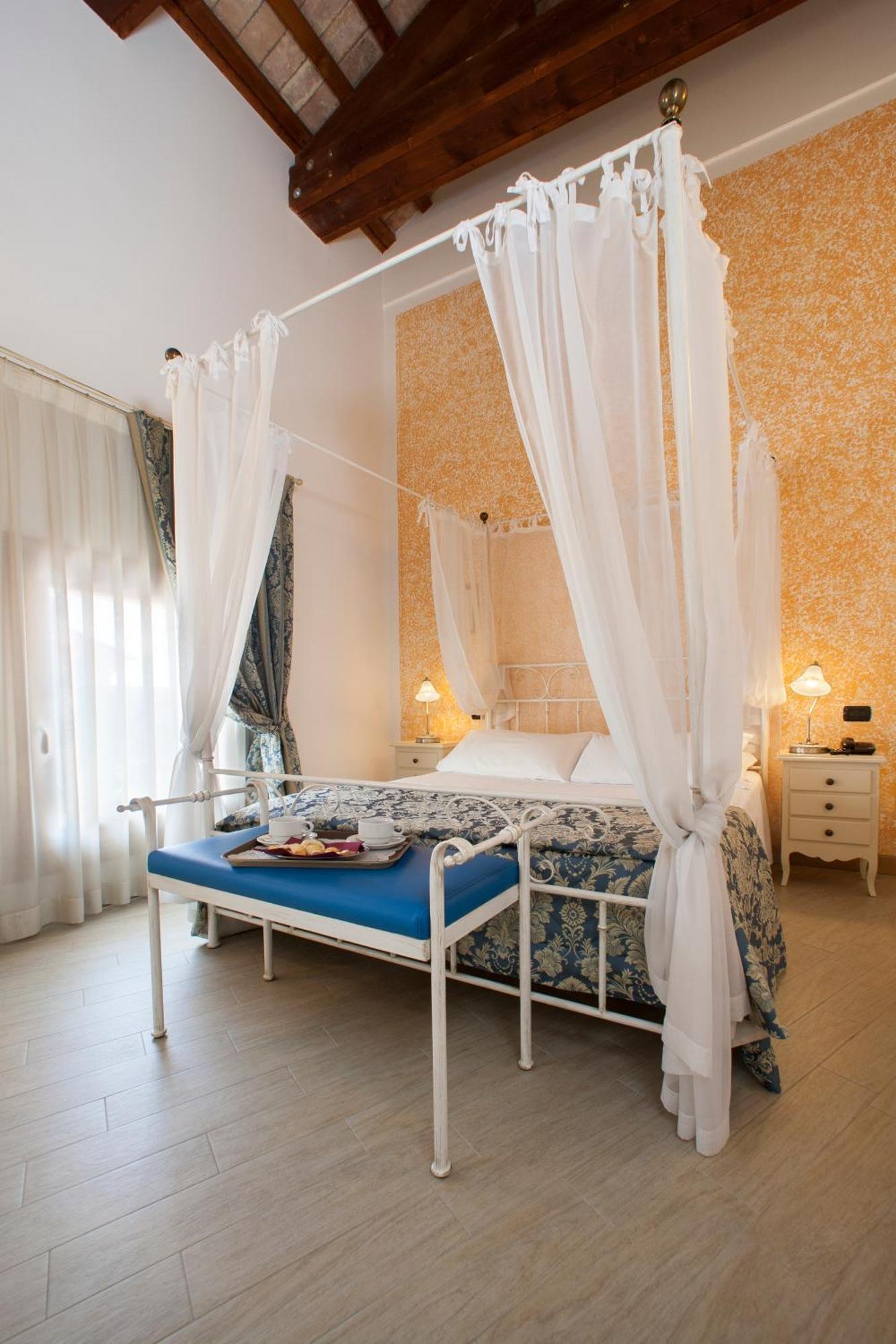 Albergo Antica Corte Marchesini Campagna Lupia Exteriör bild