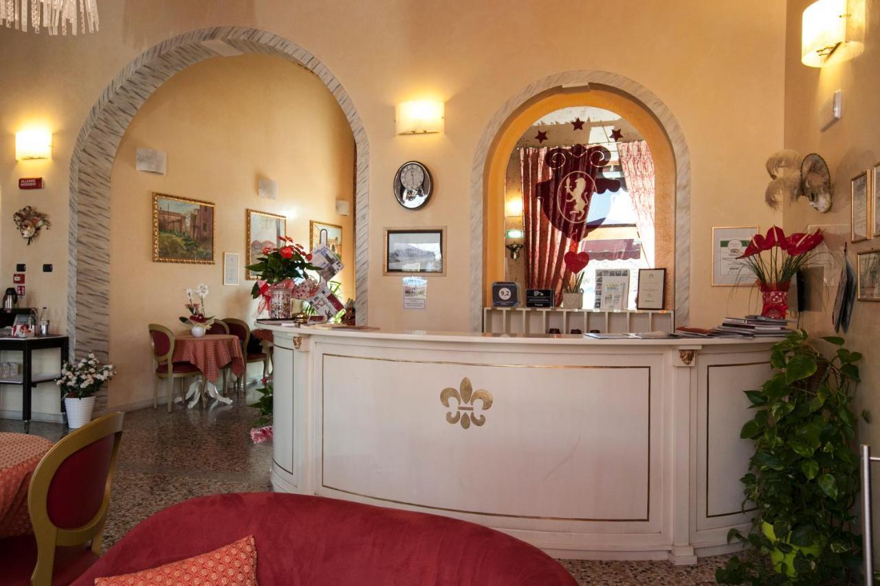 Albergo Antica Corte Marchesini Campagna Lupia Exteriör bild