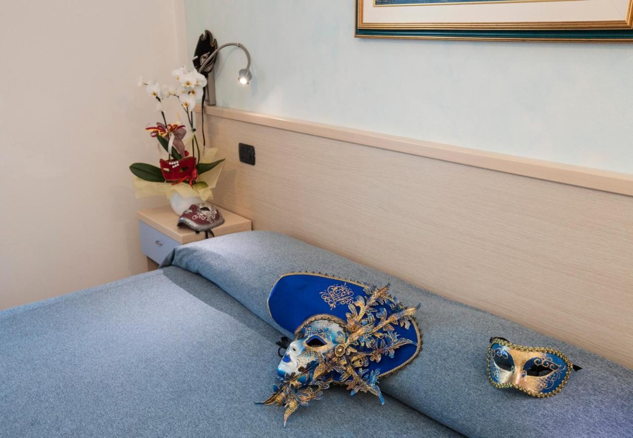 Albergo Antica Corte Marchesini Campagna Lupia Exteriör bild