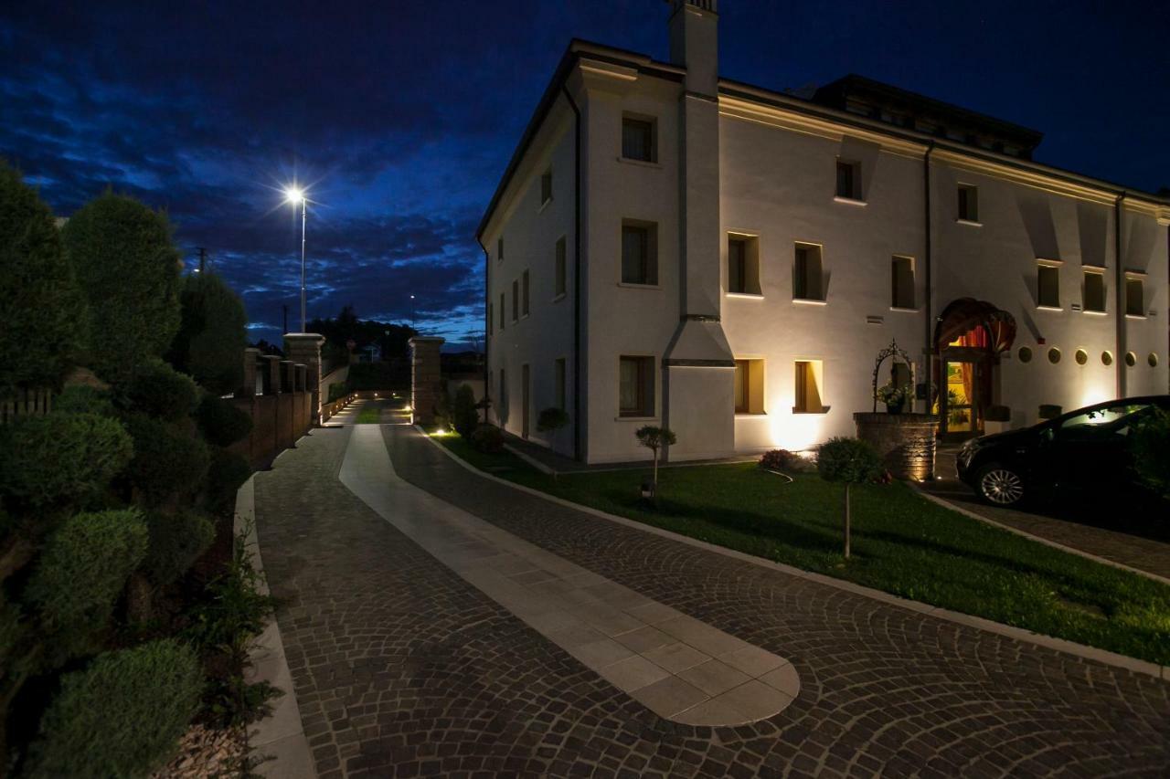 Albergo Antica Corte Marchesini Campagna Lupia Exteriör bild